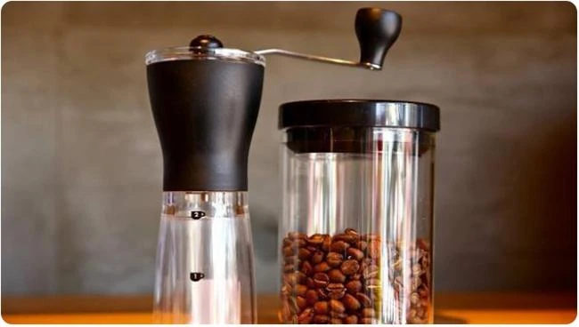hand coffee mill.jpg hand coffee mill.jpg